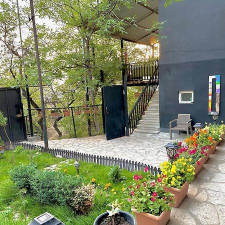 יירבאן Cosy Studio With Beautiful Garden מראה חיצוני תמונה