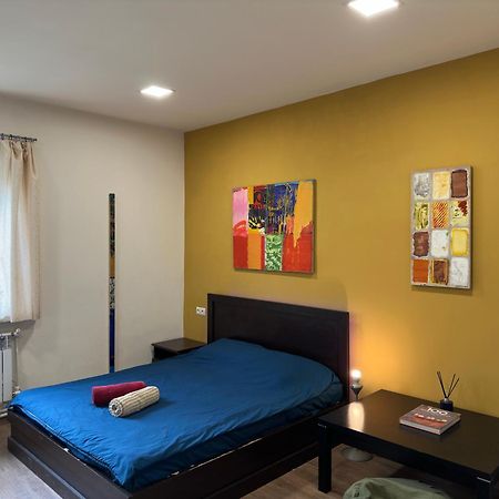 יירבאן Cosy Studio With Beautiful Garden מראה חיצוני תמונה