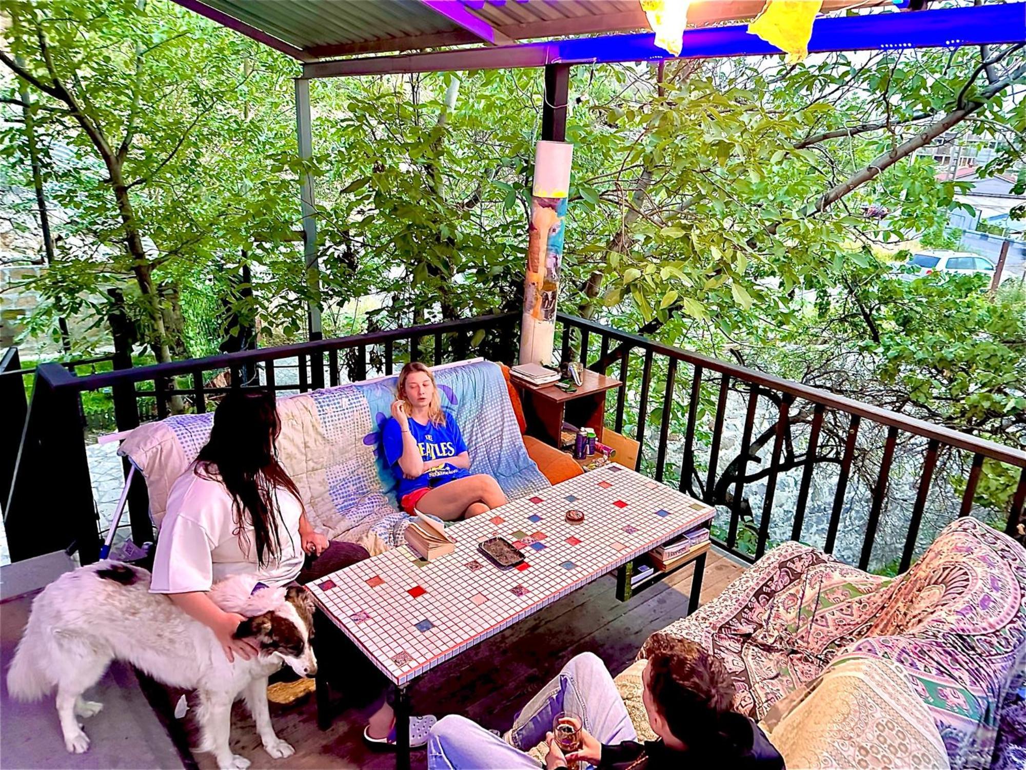 יירבאן Cosy Studio With Beautiful Garden מראה חיצוני תמונה
